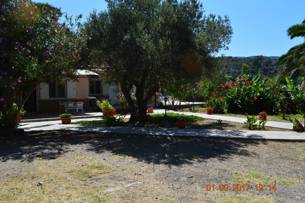 Garden View Apartments Anaxos Exterior foto